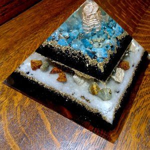 SHUNGITE ORGONE PYRAMID W/ SHUNGITE, APATITE.